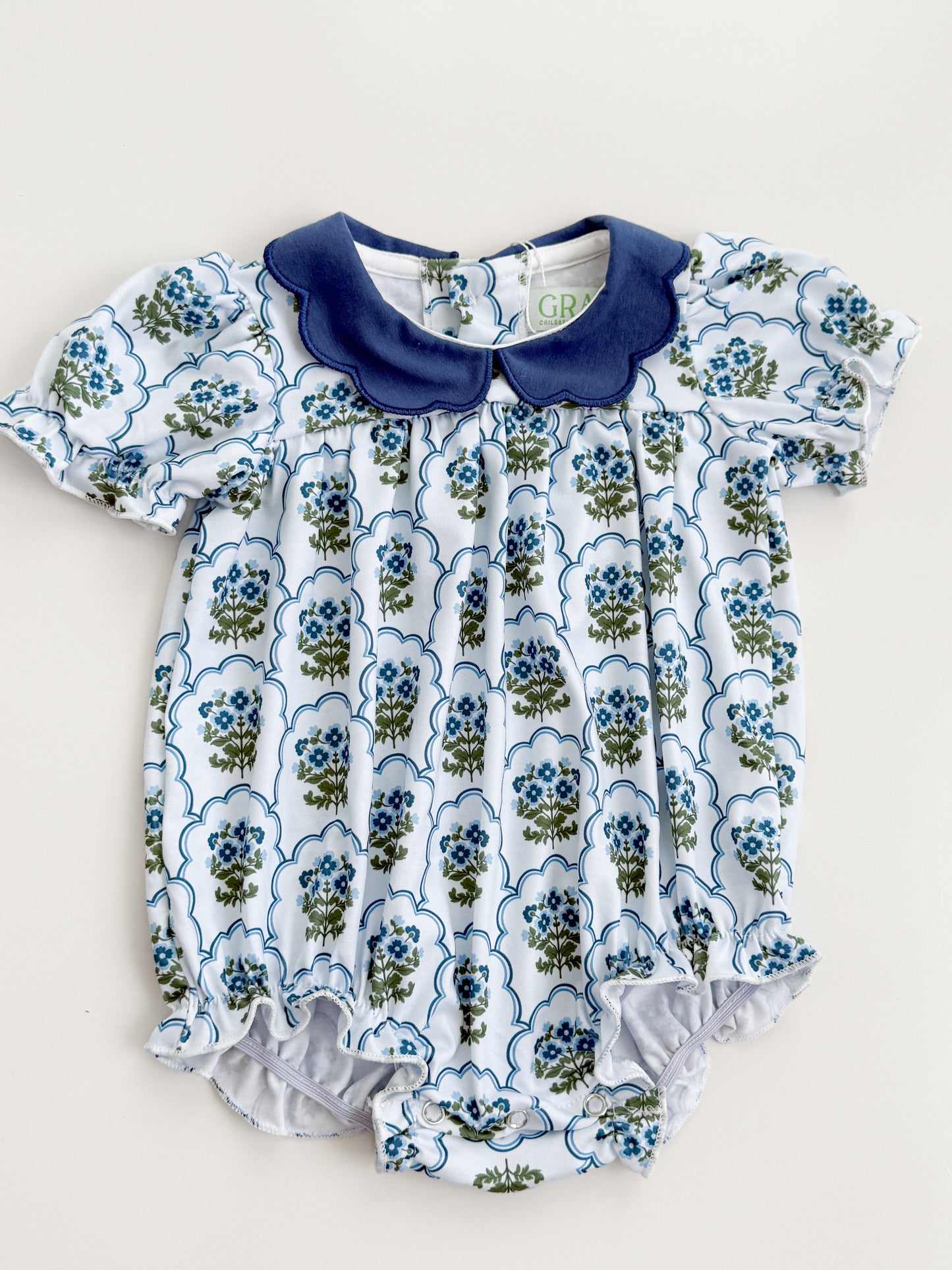 Lennon Scallop Collar Bubble