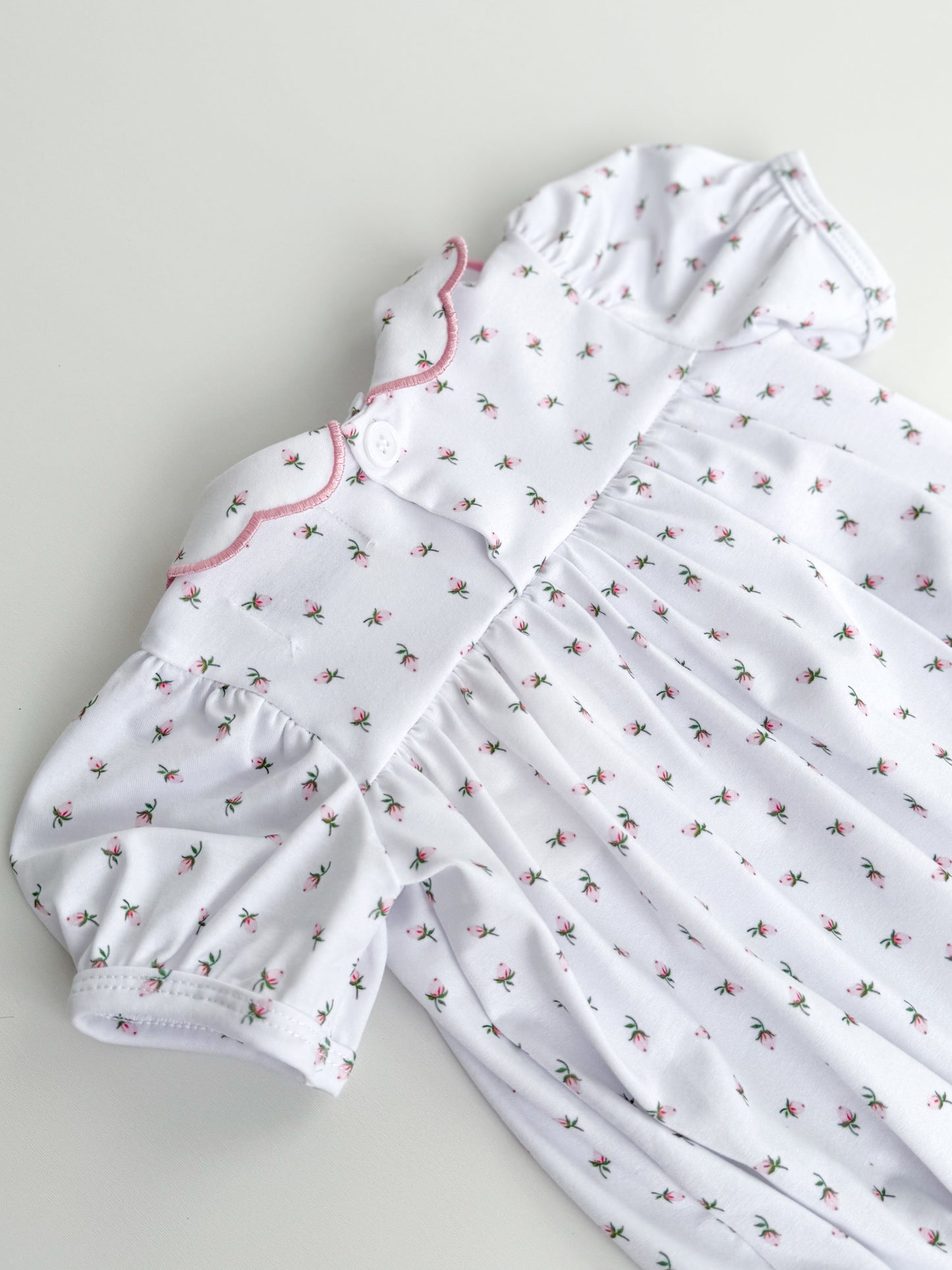 Rosebud Scallop Collar Bubble