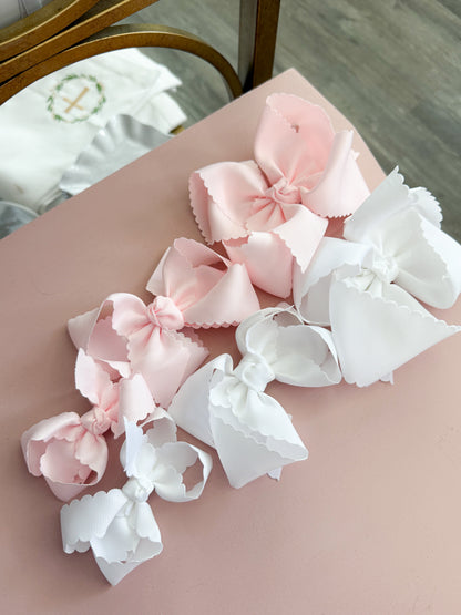 Scallop Edge Bow